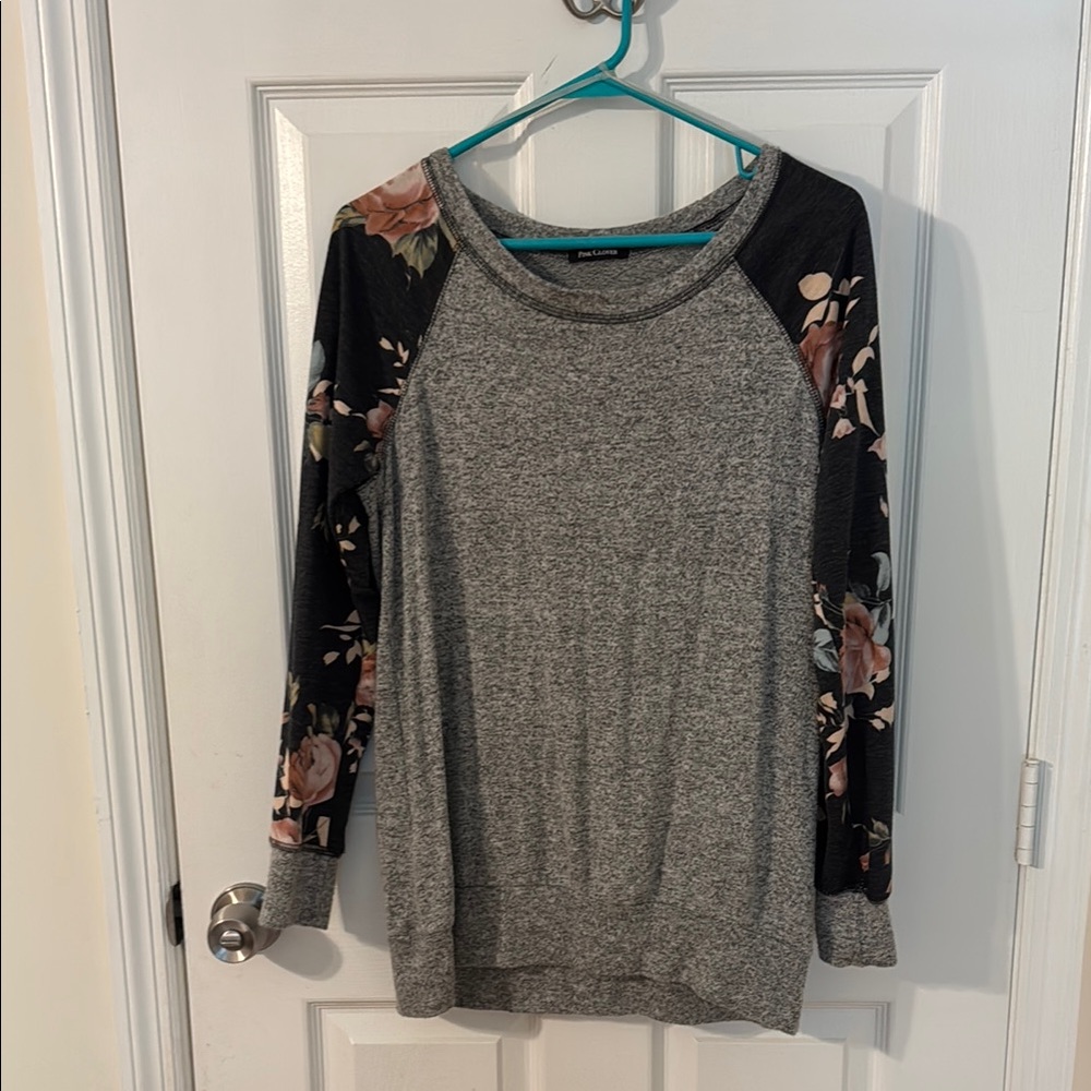 Pink Clover Gray and Black Relaxed Sweatshirt